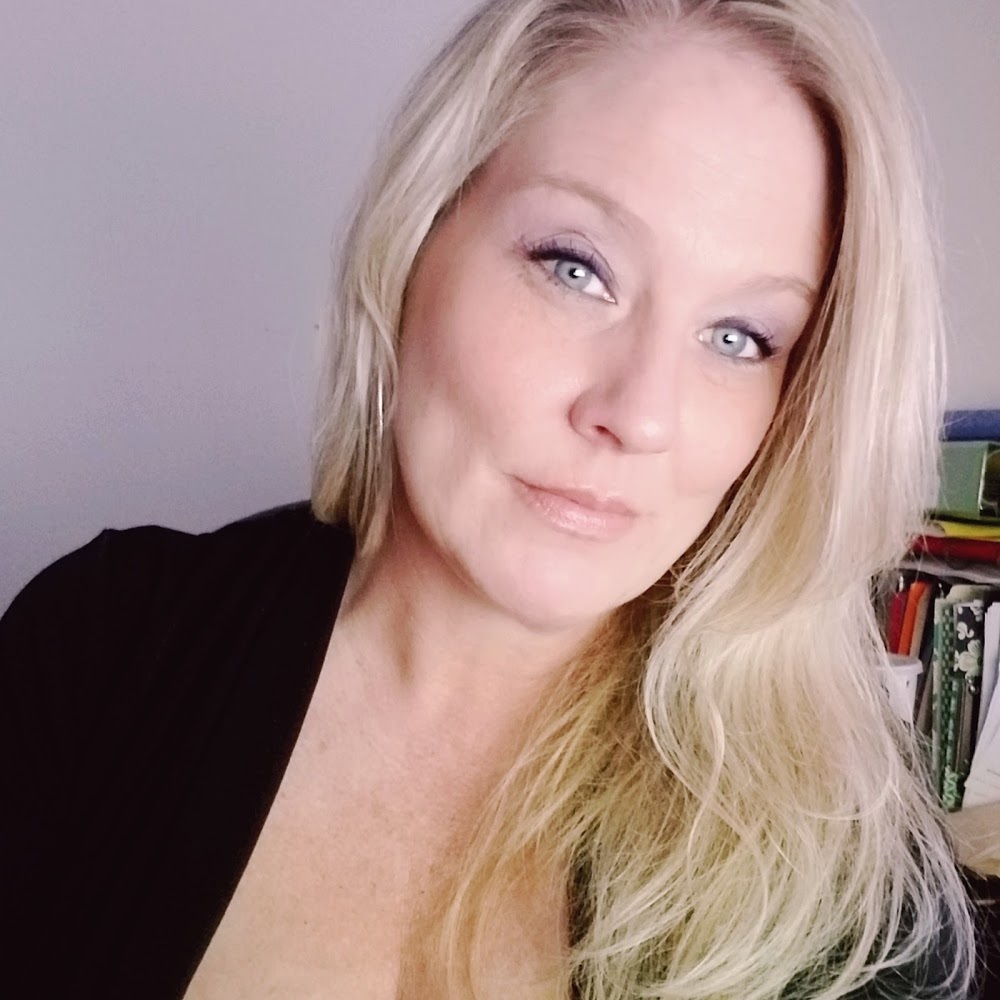 Meet your Posher, Niki